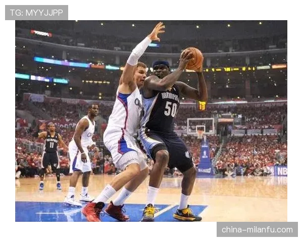 奥拉朱旺低位单打效率碾压同位置，防守覆盖改变比赛节奏