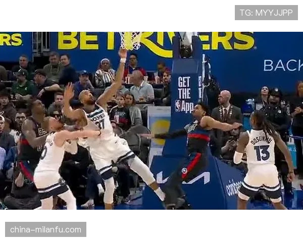 托拜厄斯·哈里斯挡拆效率提升明显，拉开球队关键得分空间